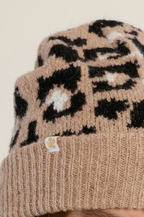 Knit beanie, leopard