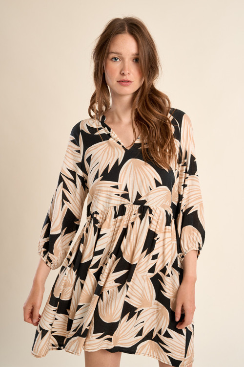 Vestido de media manga, con estampado.