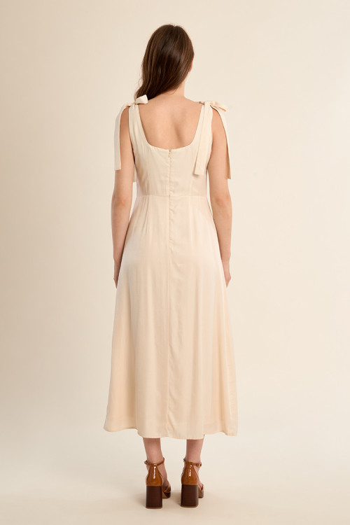 Robe longue à nouer, effet satiné