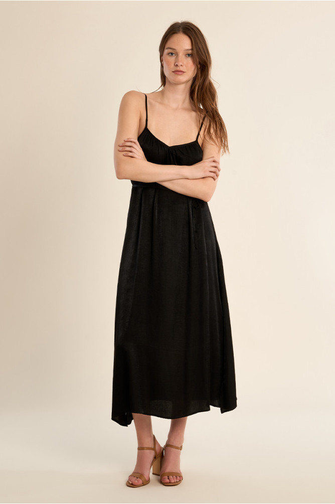 Robe longue à fines bretelles