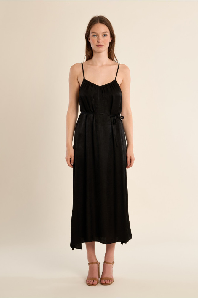 Robe longue à fines bretelles