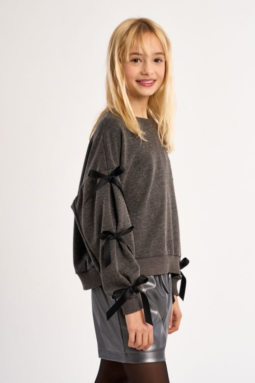 Sweatshirt With Fancy Bows
