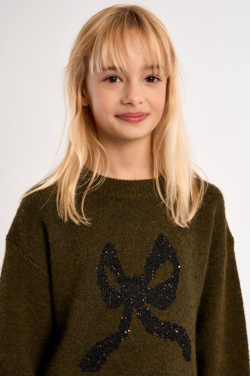 Pull en maille, motif nœud