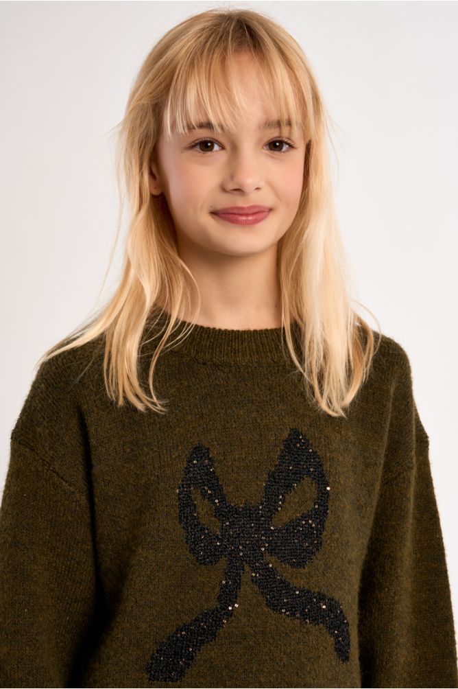 Pull en maille, motif nœud