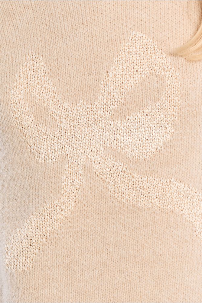 Pull en maille, motif nœud