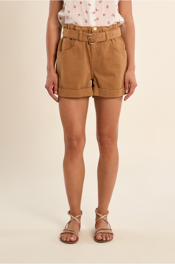 High-waisted shorts, paperbag