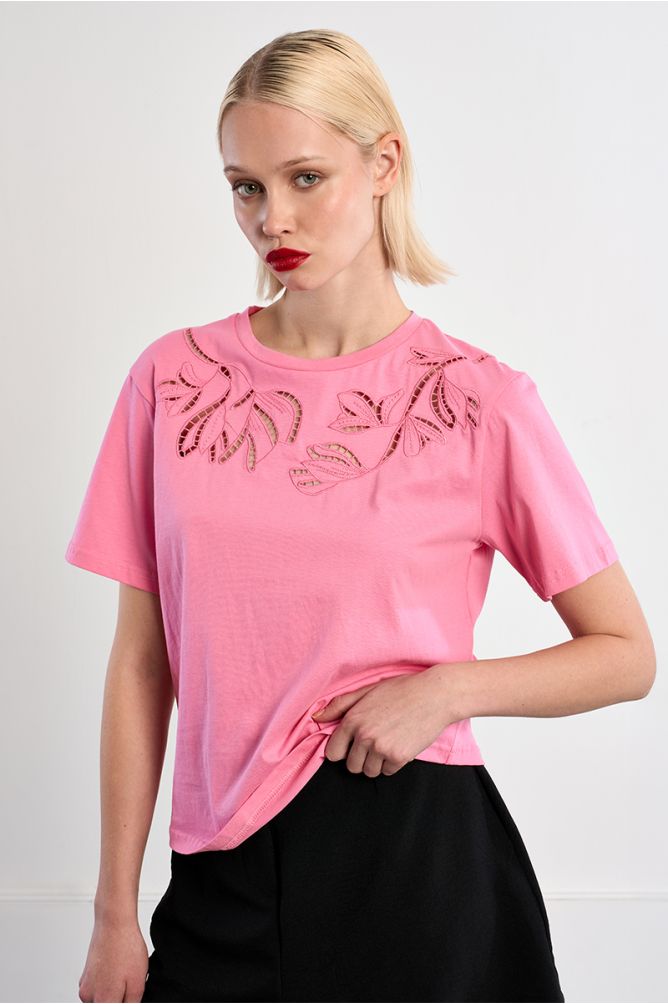 Casual openwork embroidery T-shirt