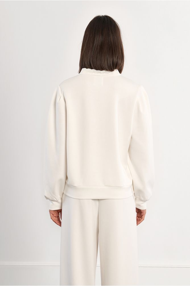 Casual sweatshirt with knotted collar