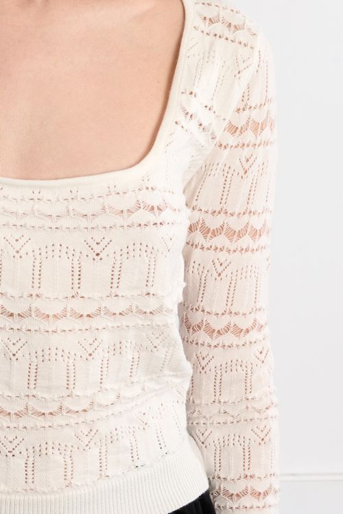 Maille en crochet col carré