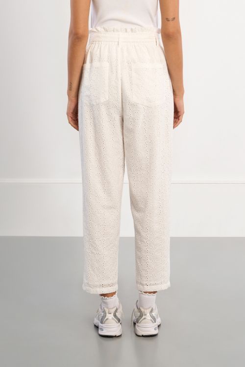 Pantalón de mujer tobillero, en tejido acanalado.