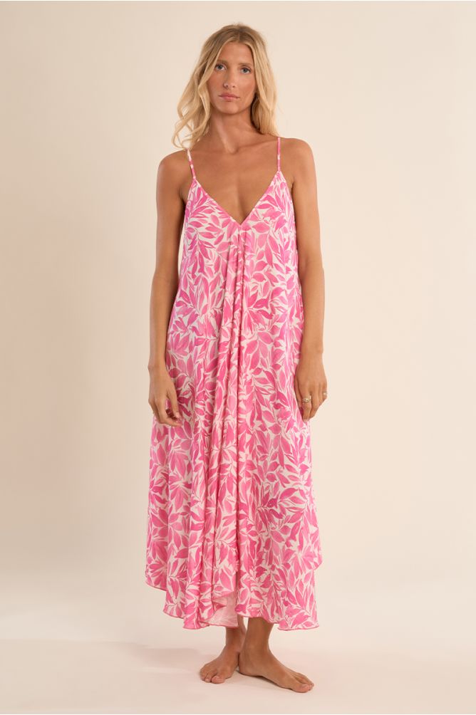 Vestido largo, de tirantes finos, con estampado.