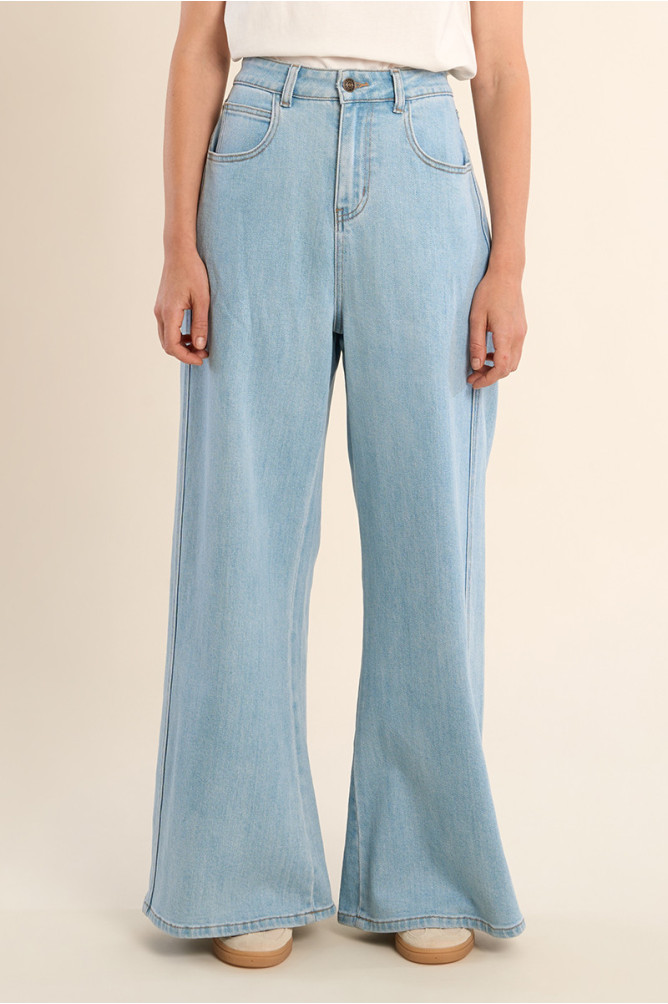 Jean taille haute et large