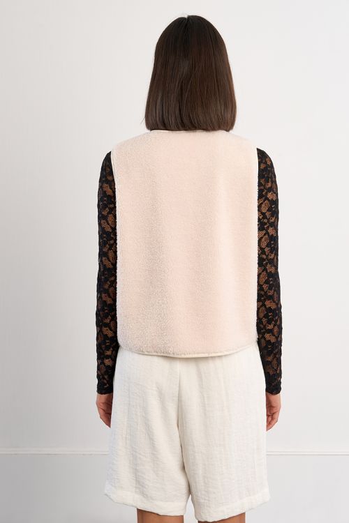 Short sleeveless jacket