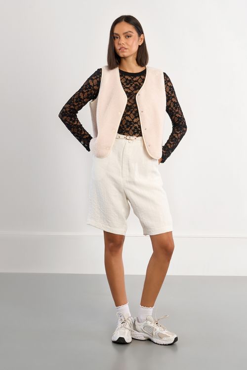 Short sleeveless jacket