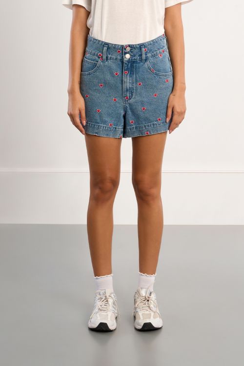 Short denim en coton avec multi-cœurs brodés