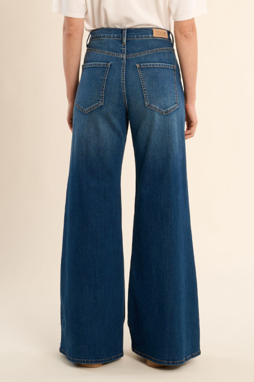 Flared jeans