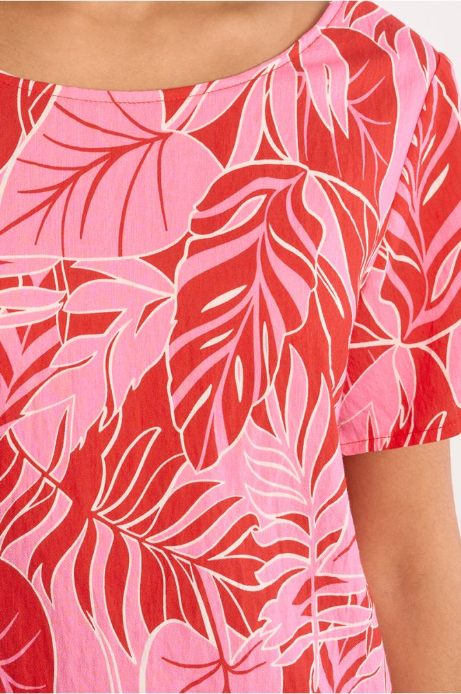 Top de mujer de manga corta, estampado tropical.