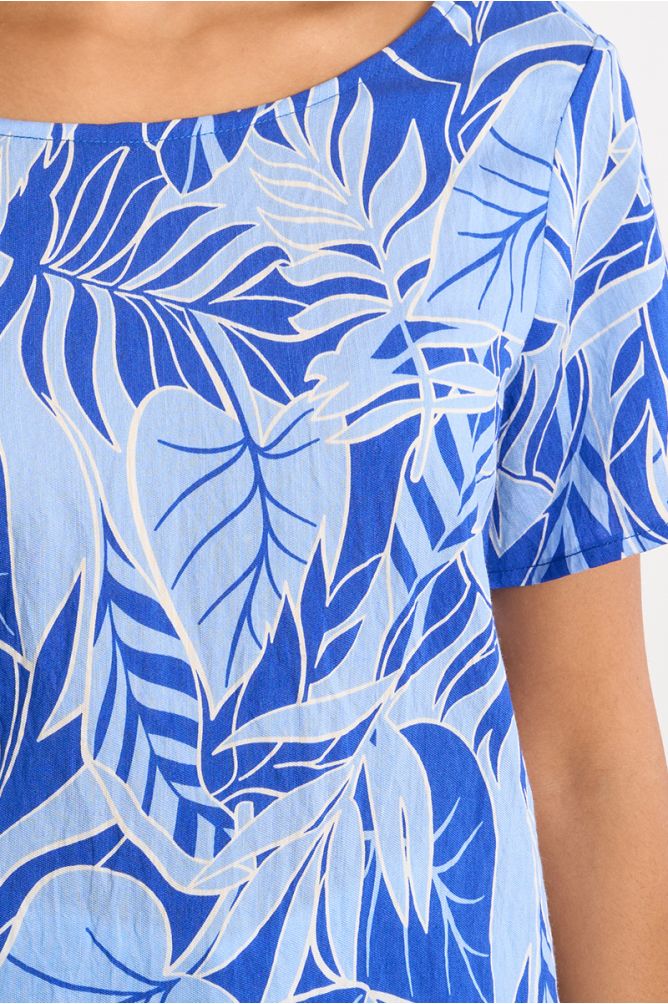 Top de mujer de manga corta, estampado tropical.