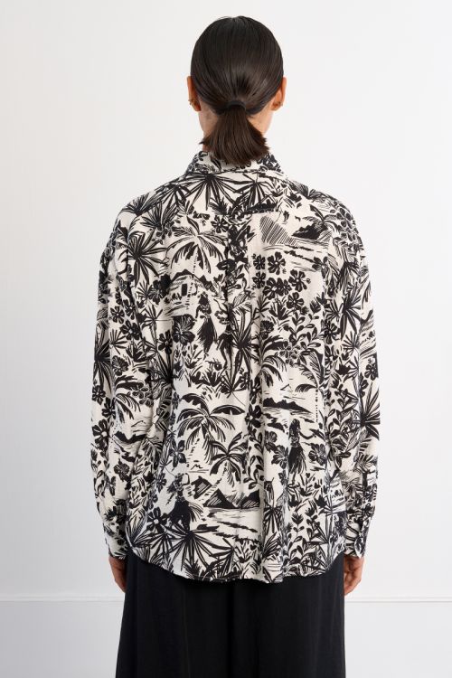Camisa de mujer de manga larga, estampado fantasía.