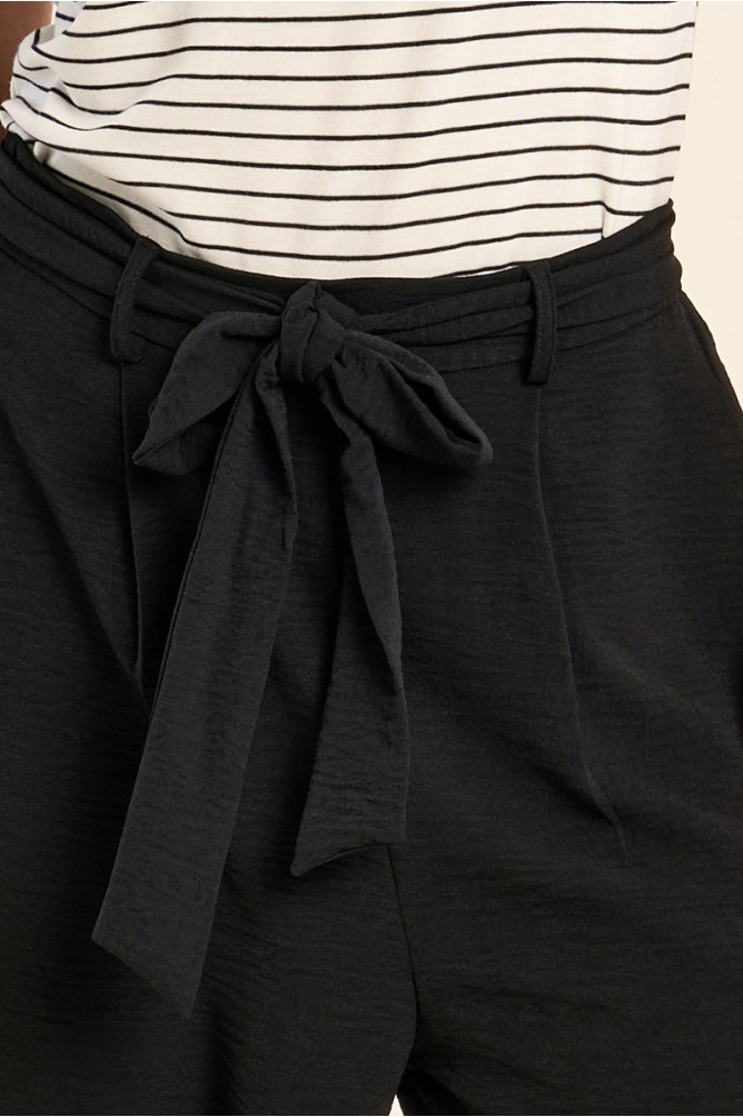 Flowing trousers