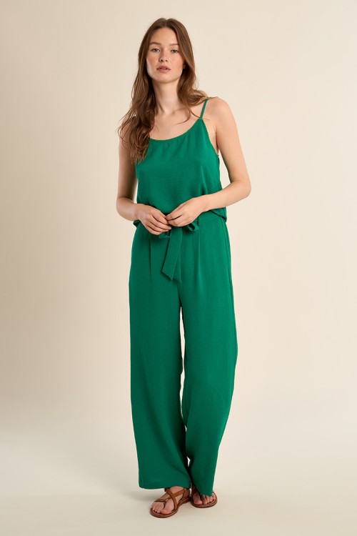 Pantalón de mujer largo, con lazada y pliegues.