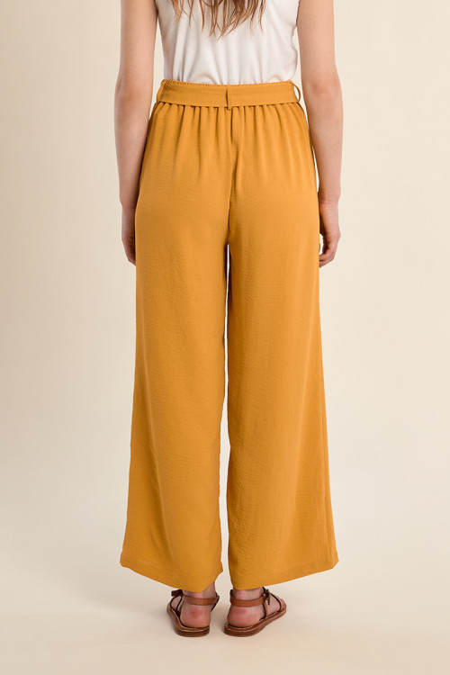 Flowing trousers