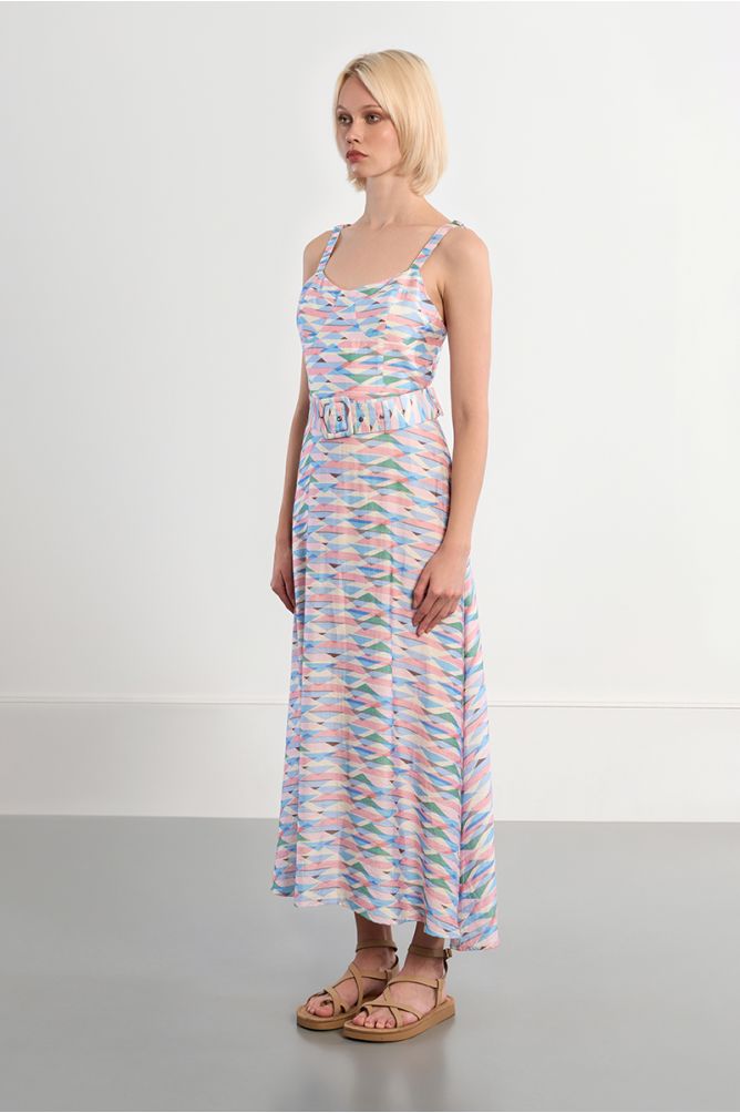 Vestido de mujer largo, de tirantes, con estampado.