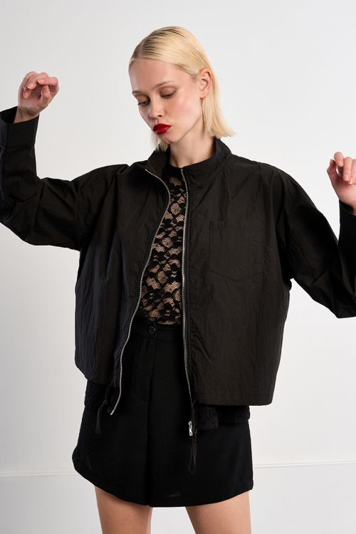 Veste en nylon Sporty, détail dentelle