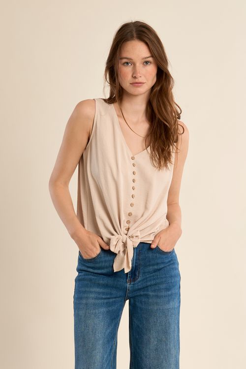 Fluid, knotted tank top