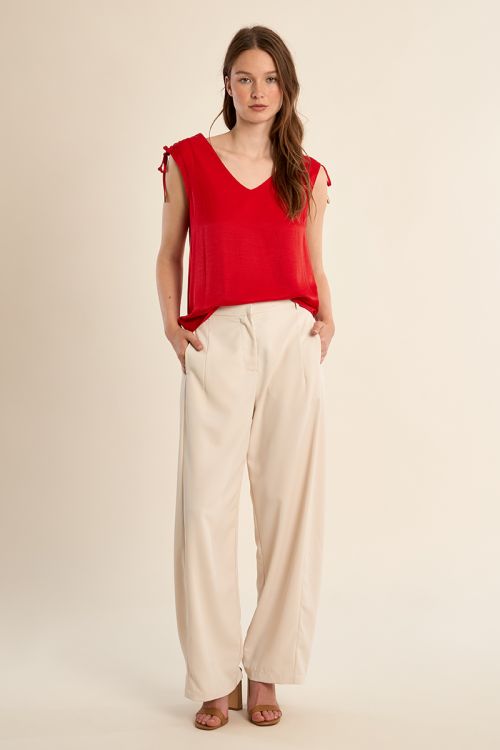 Straight, flowing top