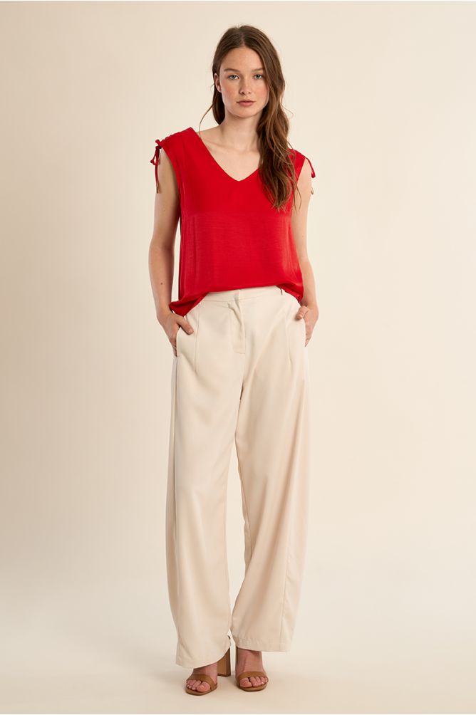 Straight, flowing top