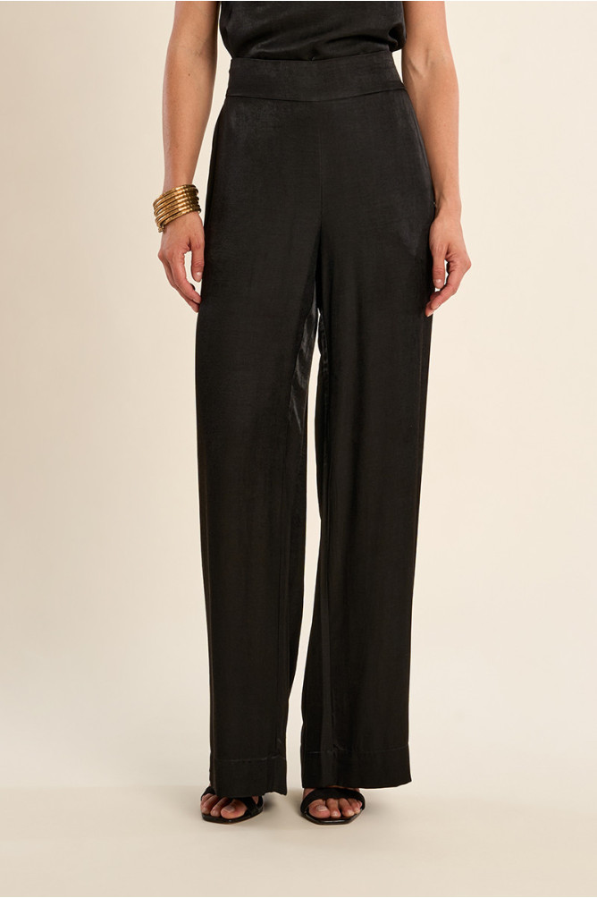 Flowing straight trousers