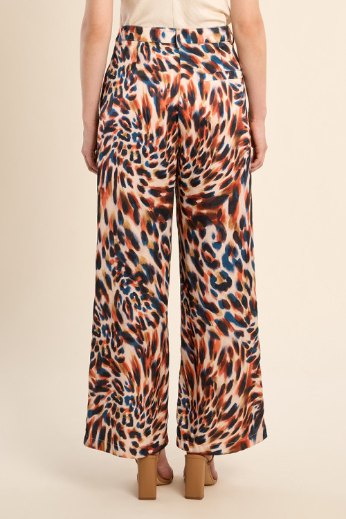 Pantalón de mujer largo, con estampado.