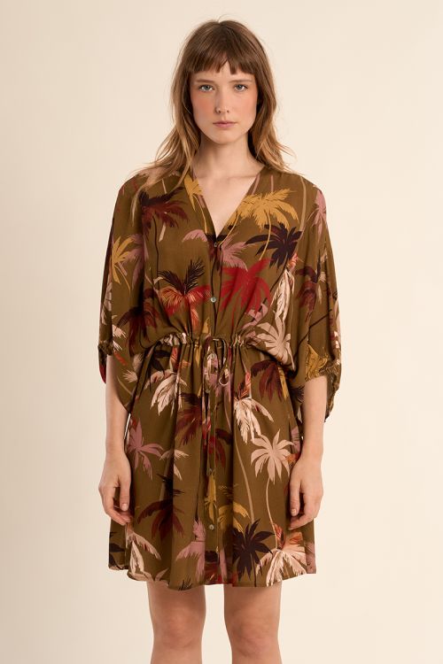 Vestido corto, con estampado y lazada.