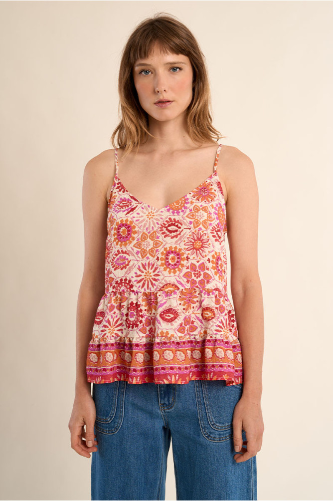 Top de mujer lencero, con estampado.