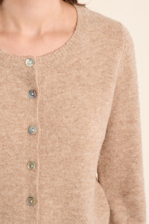 Knitted cardigan, buttoned
