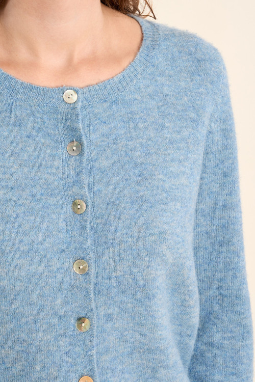 Knitted cardigan, buttoned