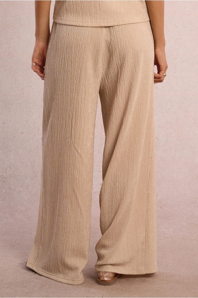 Pantalon droit et fluide en semi-transparence