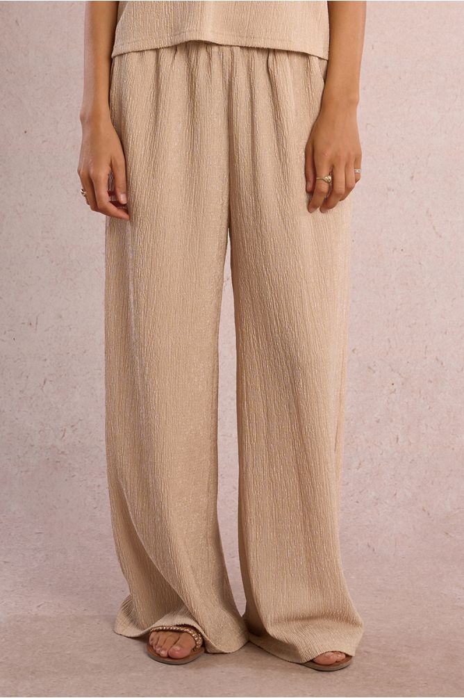 Pantalón de mujer largo, perneras rectas.