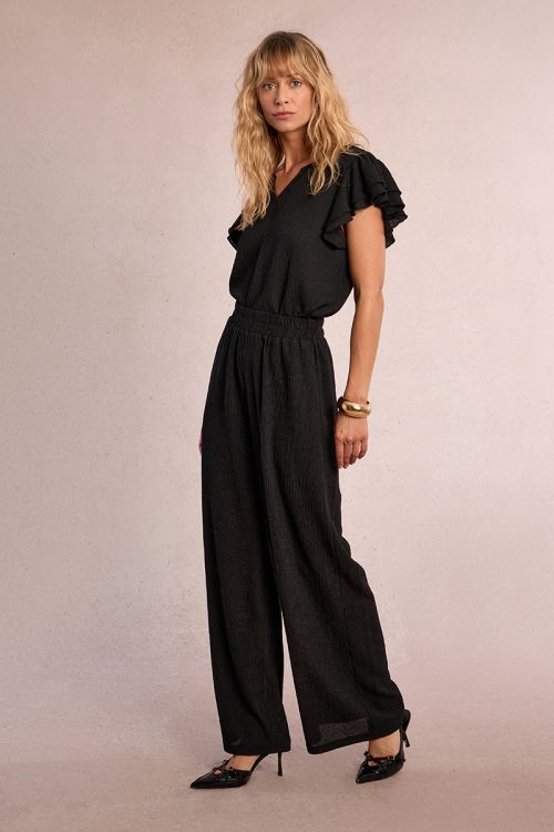 Pantalón de mujer largo, perneras rectas.