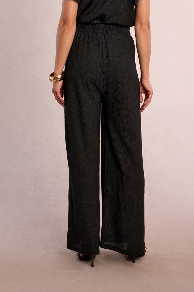 Pantalón de mujer largo, perneras rectas.