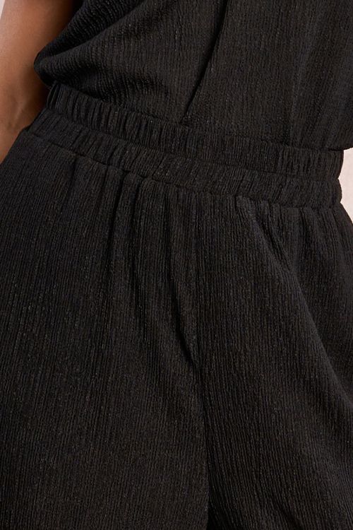 Pantalon droit et fluide en semi-transparence
