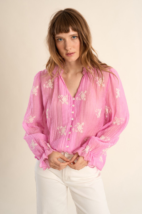 Chemise brodée en semi-transparence