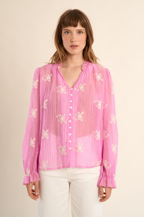 Chemise brodée en semi-transparence