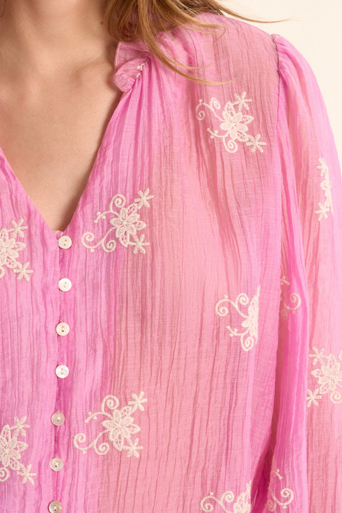 Camisa de mujer de manga larga poeta, con estampado.