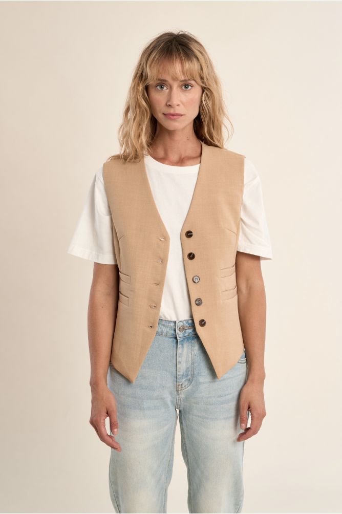 Short, fitted blazer