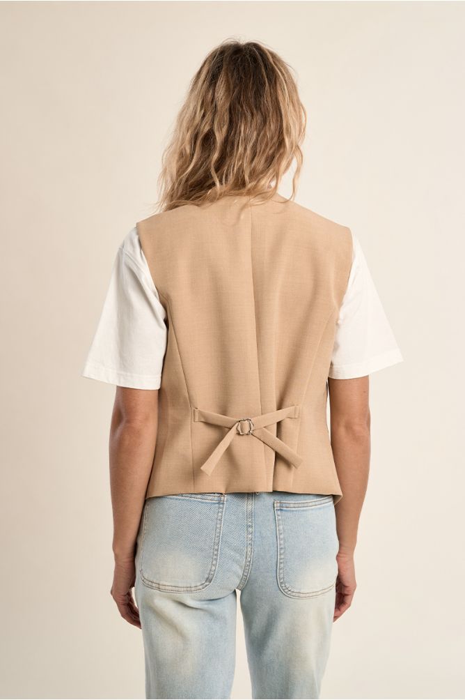 Short, fitted blazer