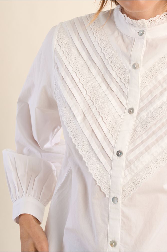 Cotton shirt, with lace