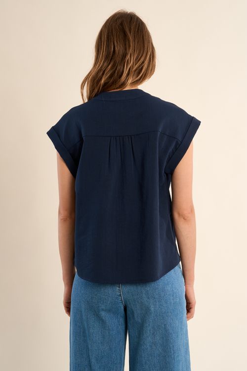 Sleeveless top
