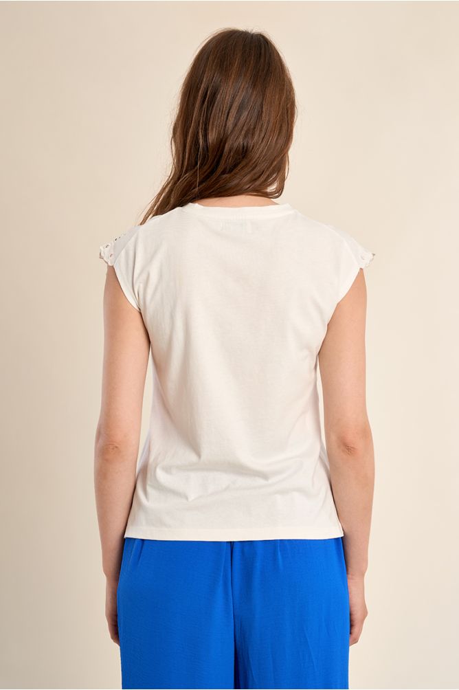 Camiseta de mujer de manga corta, detalles bordados.